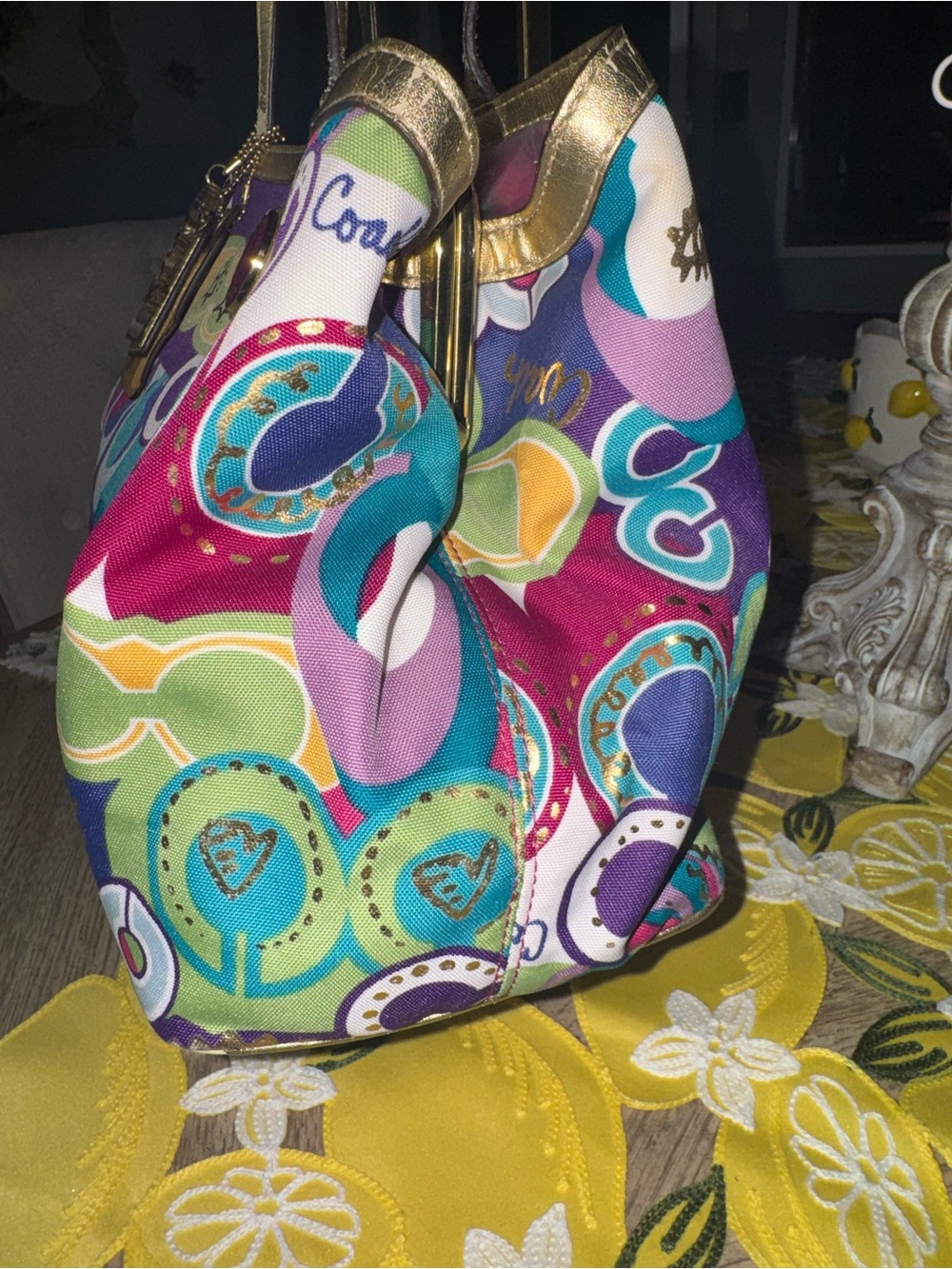 ATTENTION COLLECTORS Coach Poppy KISS LOCK Shoulder Bag Gold Toned Accents EUC - Picture 4 of 17